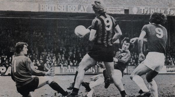 leicester away 1974 to 75 action2